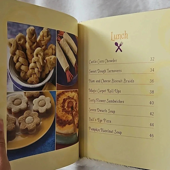 DISNEY COOKBOOK - Picture 3 of 5
